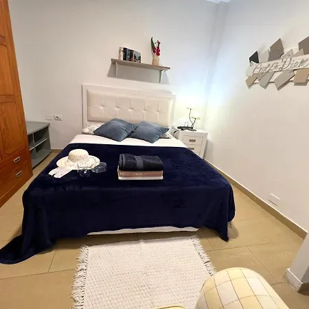 Alquiler De Privada Con Bano Compartido Cerca Al Mar! * Алькала