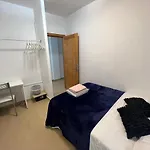 Alquiler De Privada Con Bano Compartido Cerca Al Mar! *