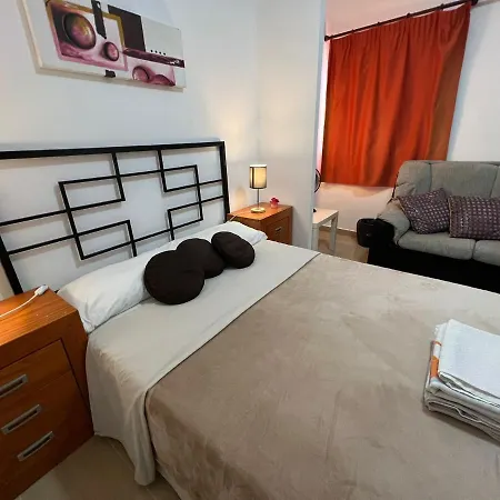 Alquiler De Privada Con Bano Compartido Cerca Al Mar! 홈스테이 Alcalá