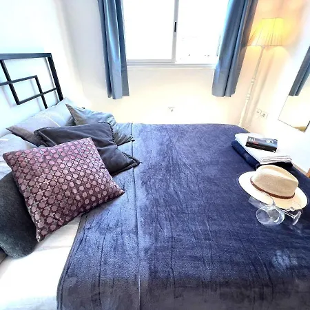 Alquiler De Privada Con Bano Compartido Cerca Al Mar! *