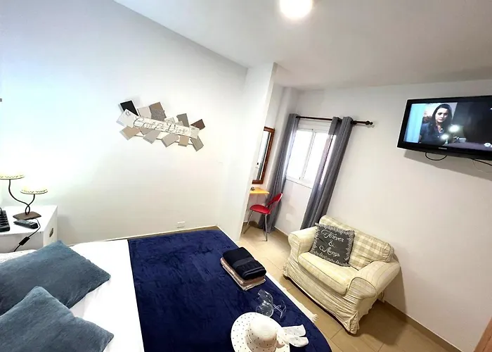 Alquiler De Privada Con Bano Compartido Cerca Al Mar! * Alcalá