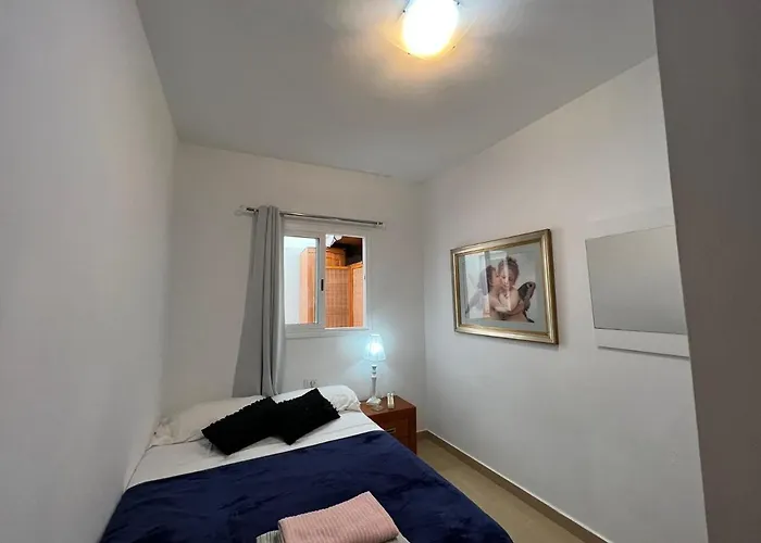 Alquiler De Privada Con Bano Compartido Cerca Al Mar! * Alcalá