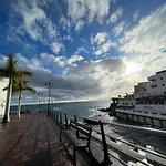 Alquiler De Privada Con Bano Compartido Cerca Al Mar! 홈스테이 *