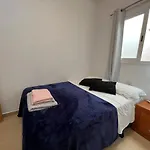 Alquiler De Privada Con Bano Compartido Cerca Al Mar! * Alcalá