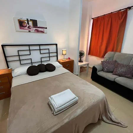 Alcamar Habitación Privada Con Baño Compartido Cerca Al Mar! Quarto em Acomodações Particulares