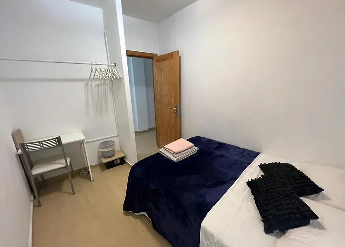 Alquiler De Privada Con Bano Compartido Cerca Al Mar! *