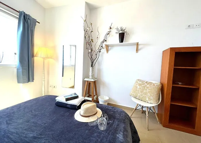 Alquiler De Privada Con Bano Compartido Cerca Al Mar! *